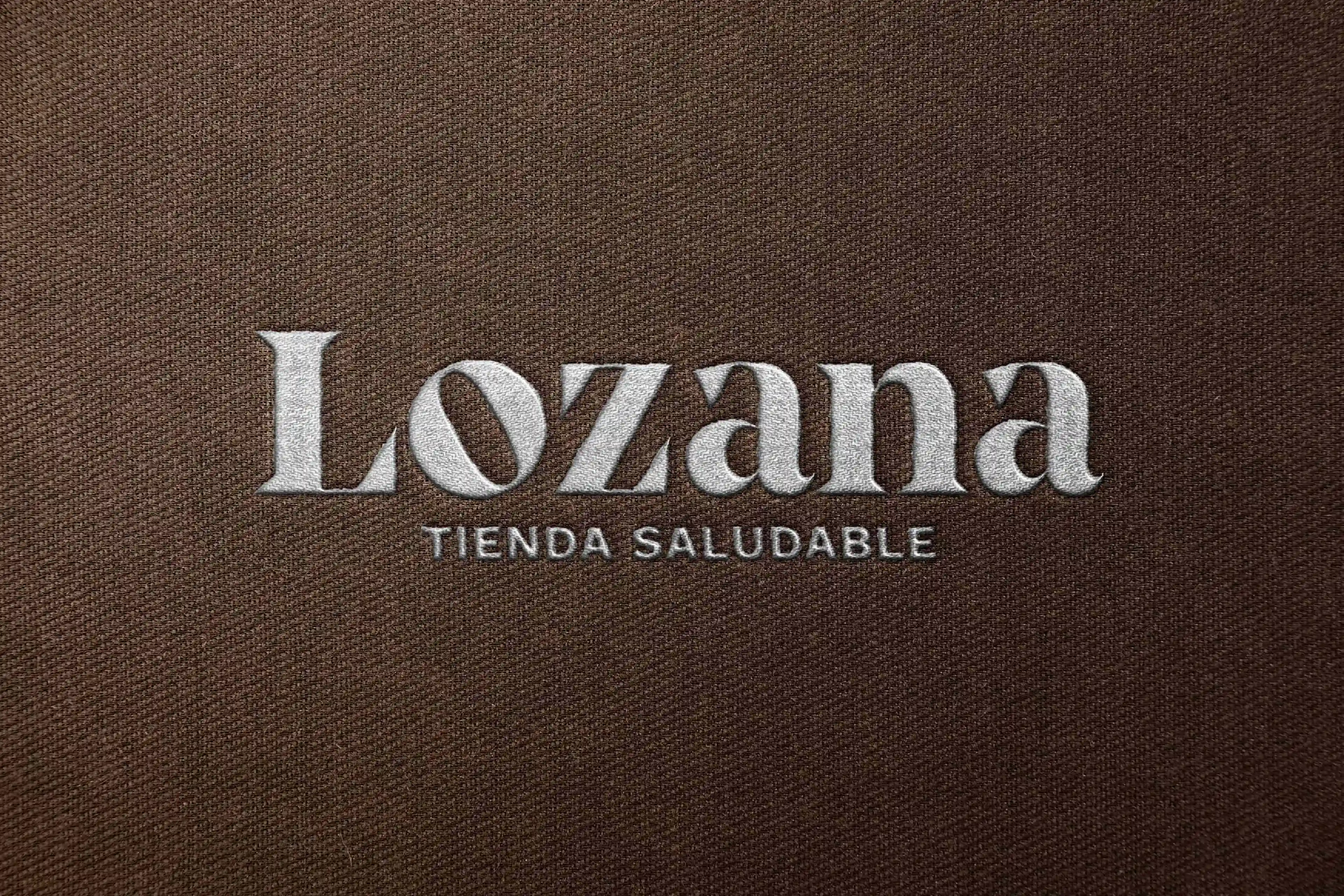 Baro Estudio Studio Branding Rebranding Logo Marca Brand Diseño Design Identidad Identity Lozana tienda saludable logo grabado bordado con textura